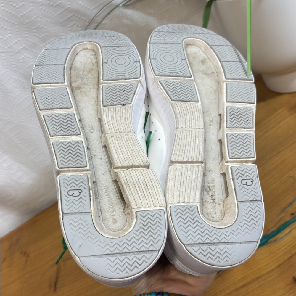 On Cloud Roger Women’s shoe Oregon Ducks - Picture 9 of 11